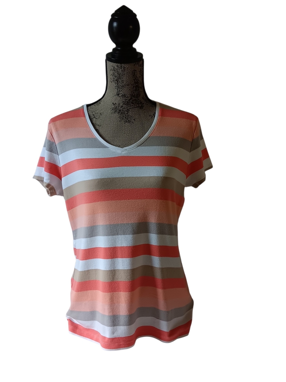Croft & Barrow women's red/white  striped short-sleeve v-neck top size L